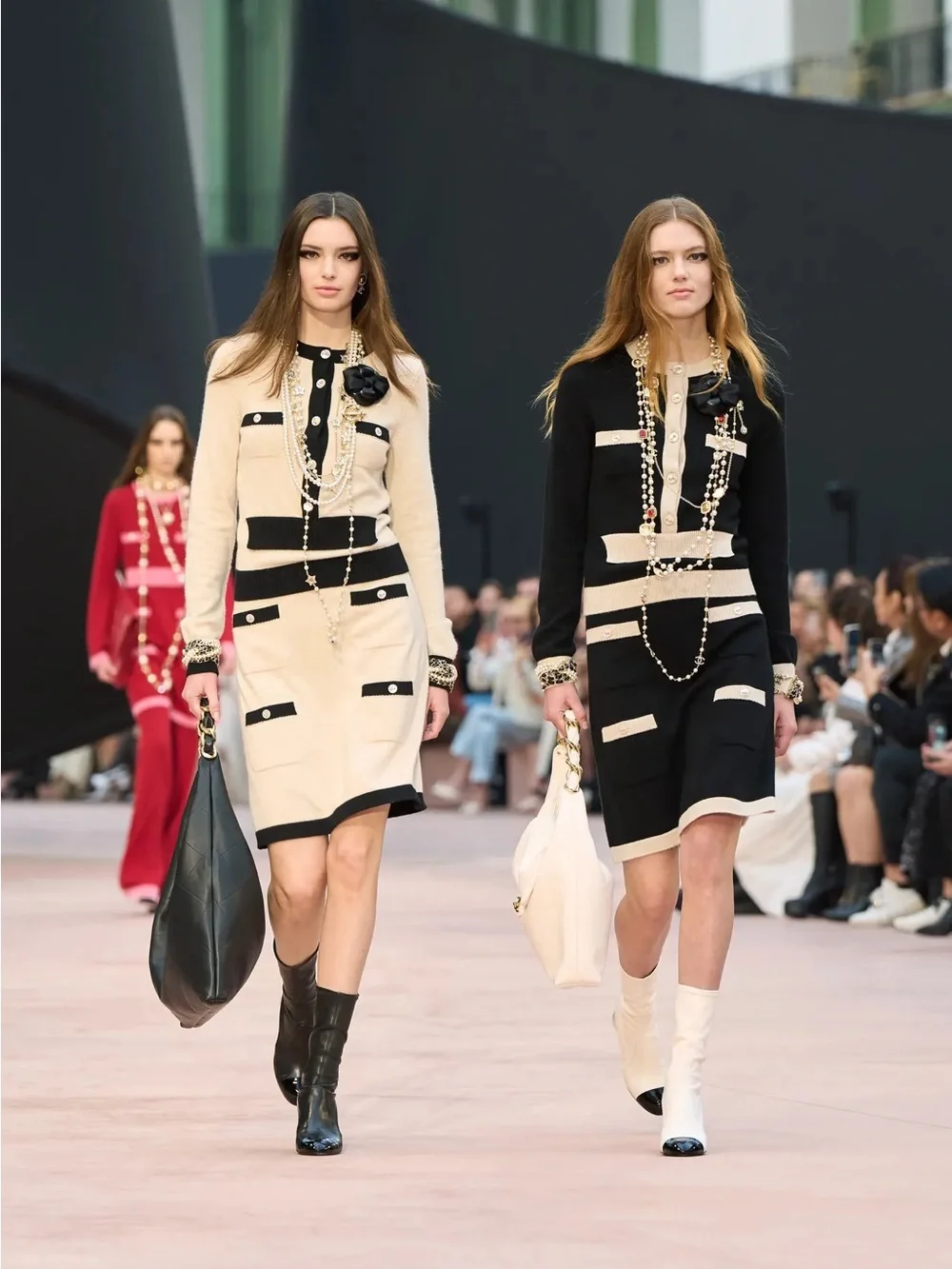 CHANEL Fall Winter 2025 25K Runway Beige and Black Cashmere Cardigan NWT size 38
